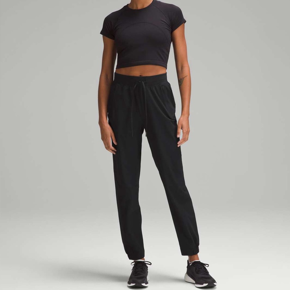 Lululemon License to Train Hi Rise Black Jogger Size 4